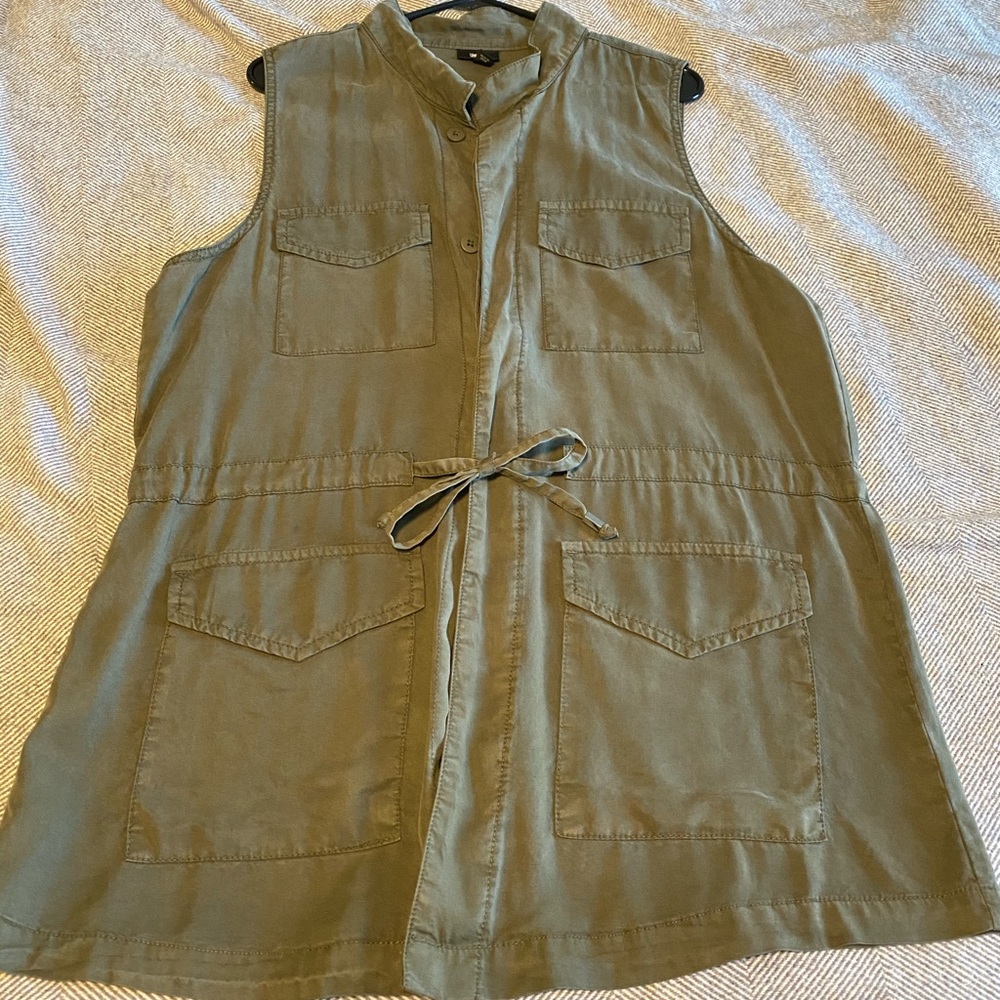 NWOT Mossimo utility vest